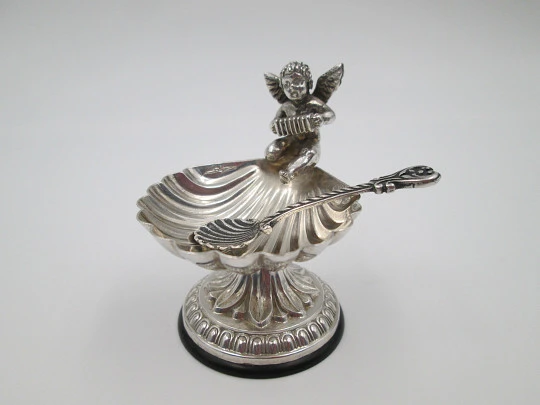 Pedro Durán salt shaker / sugar bowl. Shell with cherub. 925 sterling silver. 1980's