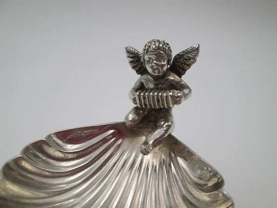 Pedro Durán salt shaker / sugar bowl. Shell with cherub. 925 sterling silver. 1980's