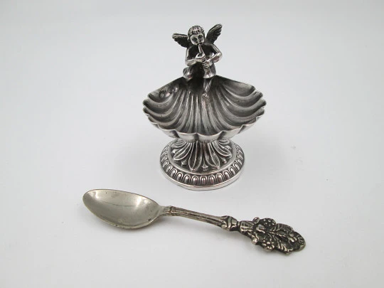 Pedro Durán salt shaker / sugar bowl. Shell with flutist cherub. Sterling silver. Spain. 1970's Pedro Durán salt shaker / sugar bowl. Shell with flutist cherub. Sterling silver. Spain. 1970's