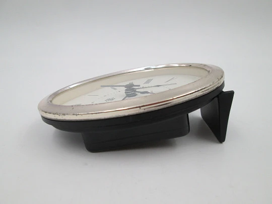 Pedro Duran table alarm clock. Sterling silver. Oval shape. Quartz movement. 1990's. Spain