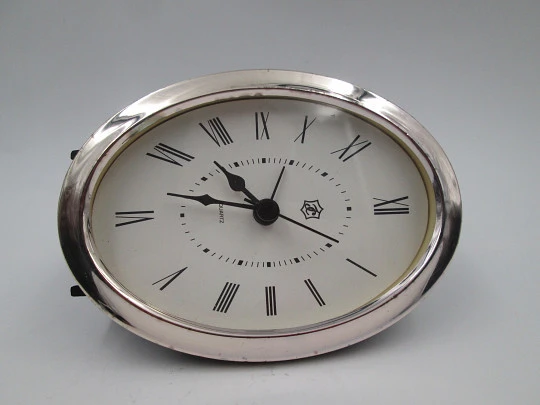 Pedro Duran table alarm clock. Sterling silver. Oval shape. Quartz movement. 1990's. Spain