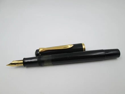 Pelikan M100（旧型） 字幅F　黒 Pelikan M100（旧型） 字幅F 黒