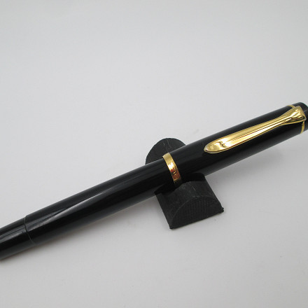 Pelikan M100（旧型） 字幅F 黒 Pelikan M100（旧型） 字幅F 黒
