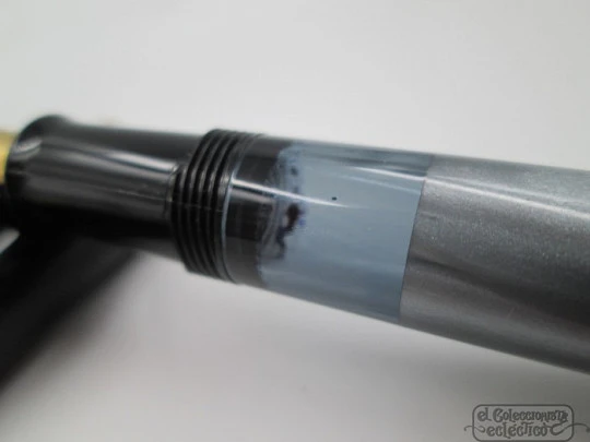 Pelikan M200. Black and grey marble resin. Gold plated. 1980's. Piston filler