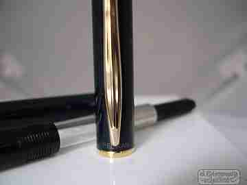 Pelikan P381. 1990's. 14K gold nib. Blue lacquer. Original box