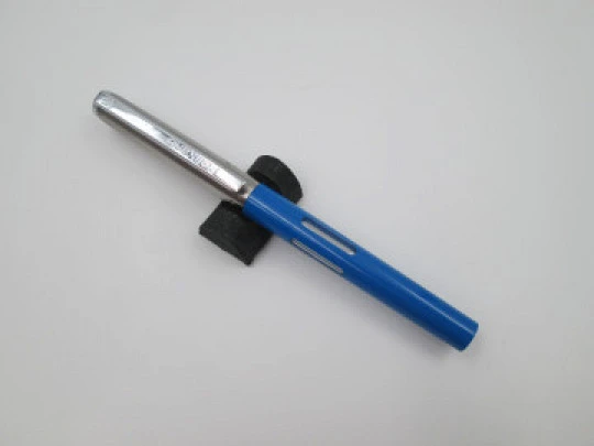 Pelikan Pelikano P450 fountain pen. Stainless steel & blue plastic. Cartridge. 1980's