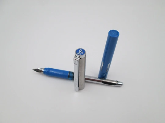 Pelikan Pelikano P450 fountain pen. Stainless steel & blue plastic. Cartridge. 1980's