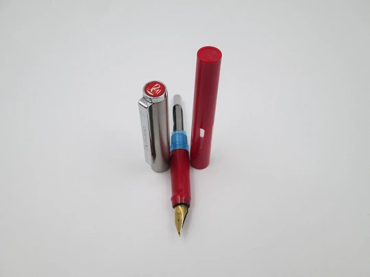 Pelikan Pelikano P450. Acero inoxidable y plástico rojo. Cartuchos. Estuche. 1980