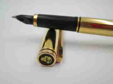 Pelikan Signum P605. Chapada en oro y sección negra. Plumín 14k. Estuche. 1980