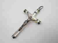 Pendant crucifix. Iridescent nacre & sterling silver. Cross with corner pieces. Ring on top