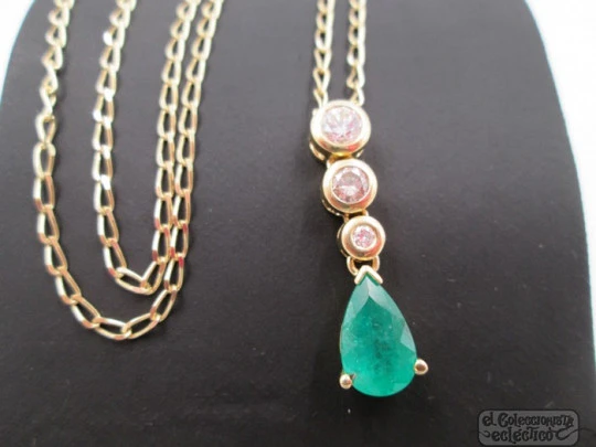 Pendant with chain. 18K gold, diamonds and emerald. 1990's