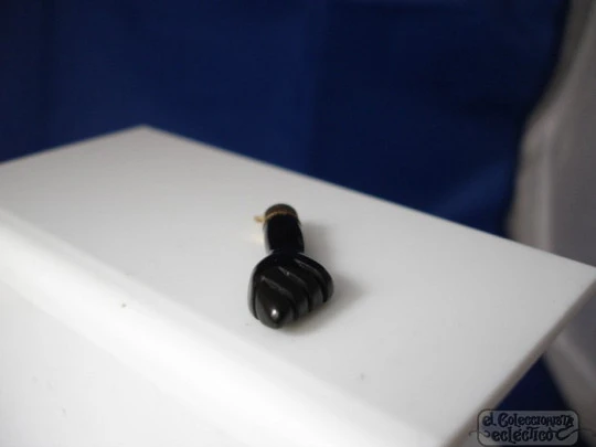 Pendant. Figa / higa. Black hand. 18K gold and jet. Spanish amulet