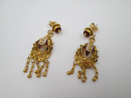 Pendientes filigrana mujer. Oro amarillo 18k y esmaltes color. 1950. Cierre presión