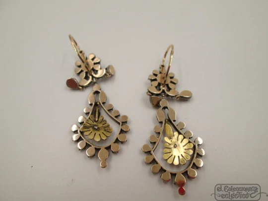 Pendientes isabelinos. Oro 18K y plata de ley. Diamantes. 1º siglo XX