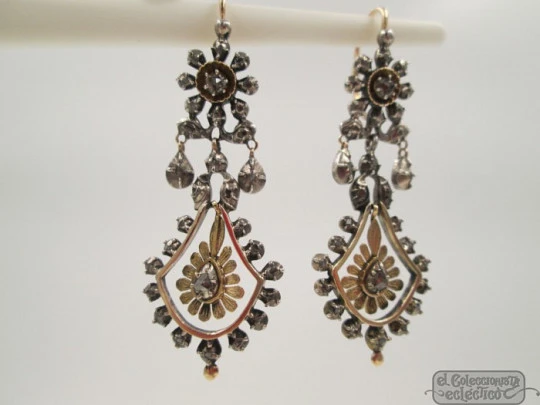 Pendientes isabelinos. Oro 18K y plata de ley. Diamantes. 1º siglo XX