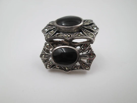 Pendientes mujer estilo art decó. Plata ley. Marquesitas y piedras negras. Cierre ballesta Pendientes mujer estilo art decó. Plata ley. Marquesitas y piedras negras. Cierre ballesta