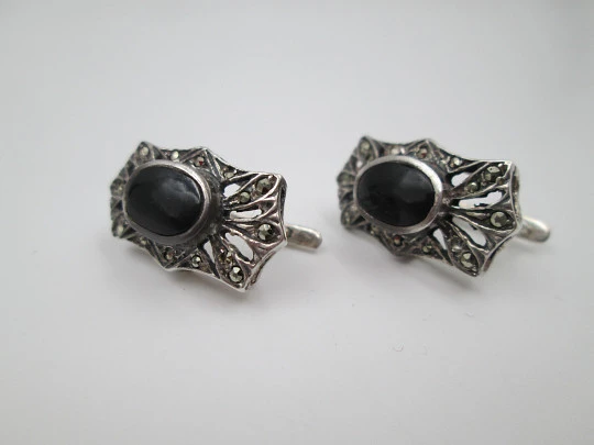 Pendientes mujer estilo art decó. Plata ley. Marquesitas y piedras negras. Cierre ballesta Pendientes mujer estilo art decó. Plata ley. Marquesitas y piedras negras. Cierre ballesta