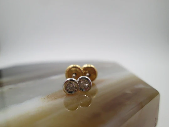 Pendientes mujer. Oro amarillo y blanco 18k y brillantes. Años 90