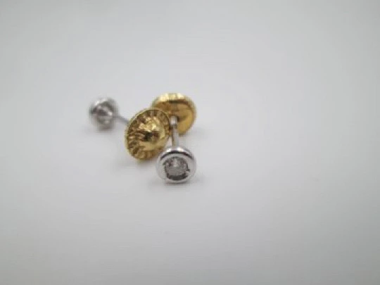 Pendientes mujer. Oro amarillo y blanco 18k y brillantes. Años 90