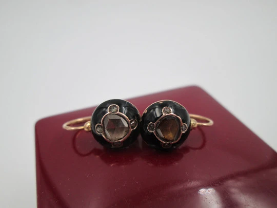 Pendientes oro 18k. Esmalte negro y diamantes talla antigua. 1900