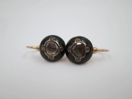 Pendientes oro 18k. Esmalte negro y diamantes talla antigua. 1900