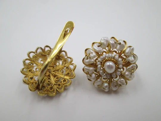 Pendientes para mujer. Oro amarillo 18k y perlas de aljófar. Años 80 Pendientes para mujer. Oro amarillo 18k y perlas de aljófar. Años 80