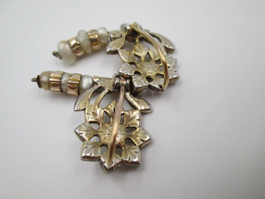 Pendientes regionales flor. Vermeil, oro, perlas aljófar y diamantes. 1940
