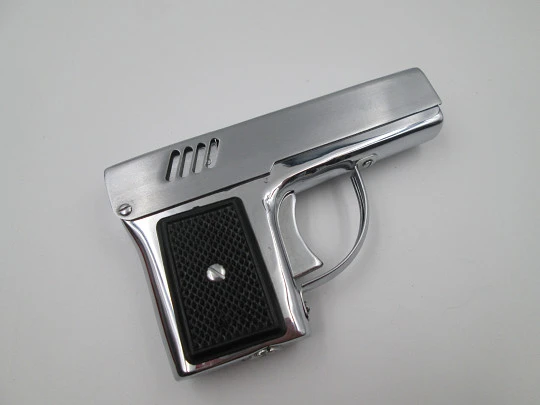 Penguin pocket petrol lighter. Aurora 45 pistol. Silver plated metal & black resin. Box. 1960's Penguin pocket petrol lighter. Aurora 45 pistol. Silver plated metal & black resin. Box. 1960's