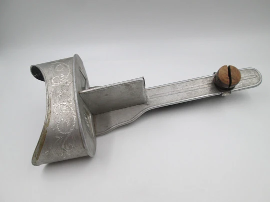 Perfecscope stereoscope viewer. Hawley C. White. Aluminum and wood. USA, 1883