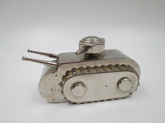 Perfumador de tocador art decó para mujer. Forma de tanque. Metal cromado. 1940