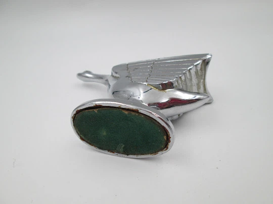 Petrol figurative table lighter. Silver plated metal. Swan shape. Japan. 1960's Petrol figurative table lighter. Silver plated metal. Swan shape. Japan. 1960's