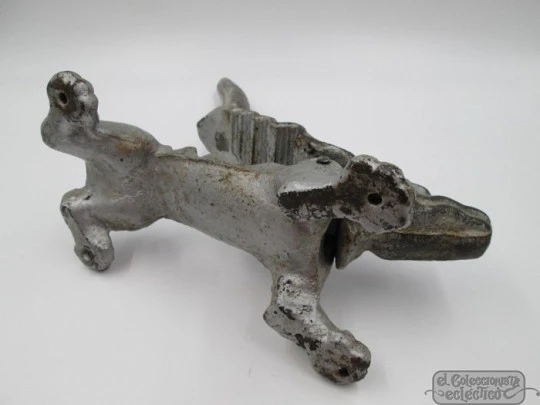 Pharmacy lizard. Polychrome iron. Cork stoppers press. 19th century