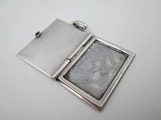 Photo frame pendant. 925 sterling silver. Floral motifs. Tab clasp. 1980's