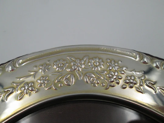 Photo frame. Sterling silver. Scrolls & floral motifs. Cunill Goldsmiths