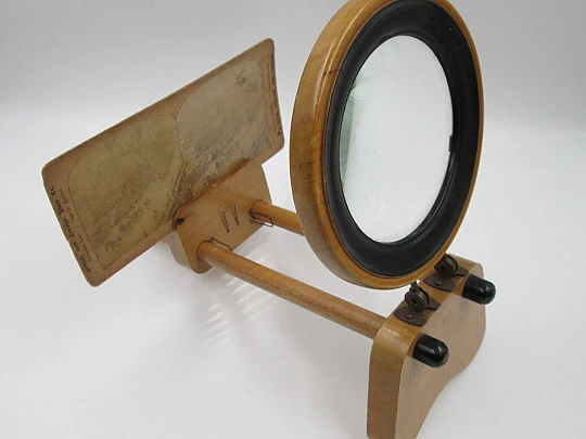 Photo viewer postcard cabinet card magnifier. 1940's. Portable / Desktop