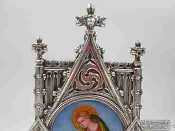 Pila benditera. Virgen leyendo. Plata 925. Pórtico. Esmalte Vallés