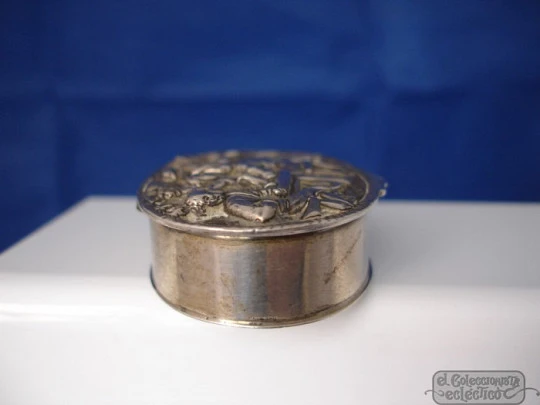 Pillbox. 1970's. Sterling silver vermeil. High relief. Tavern