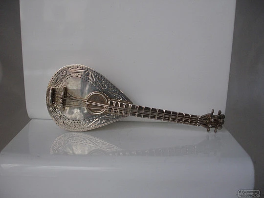 Pillbox. 925 sterling silver. Mandolin shape. Circa: 1970's