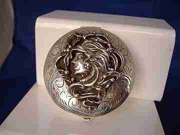 Pillbox. 925 sterling silver. Woman's head. 1950's. Relief