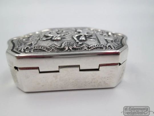 Pillbox. Sterling silver. 1990's. High relief. Cherubs smiths