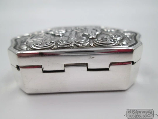 Pillbox. Sterling silver. 1990's. High relief. Red cabochon stone