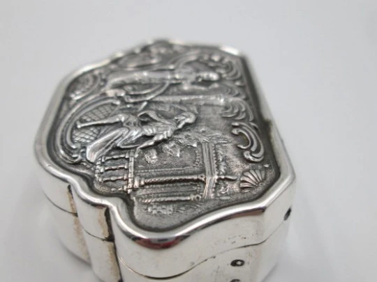 Pillbox. Sterling silver. 1990's. High relief. Red cabochon stone