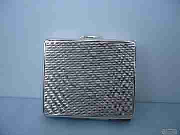 Pillbox. Sterling silver. Circa 1970. Guilloche. Spain. Near mint. 11 grs