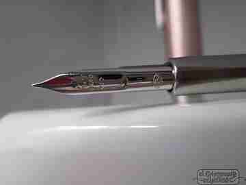 Pilot Capless Décimo. Pink lacquer. Platinum plated. 18K gold