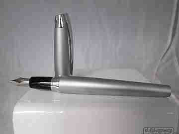 Pilot Knight. Box and inkwell. Gloss & matte metal. Aerometric filler