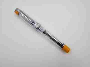 Pilot Prera. Metacrilato transparente y detalles naranjas. Estuche. Convertidor