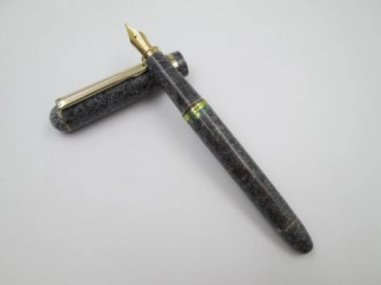 Pilot Stone. Mottled resin & gold plated details. Steel nib. 1980's. Japan