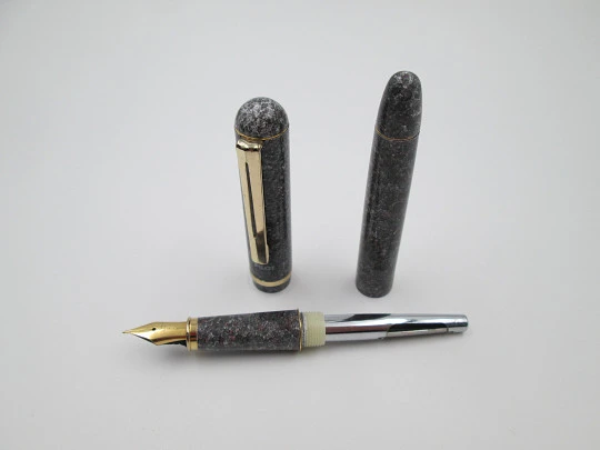 Pilot Stone. Mottled resin & gold plated details. Steel nib. 1980's. Japan