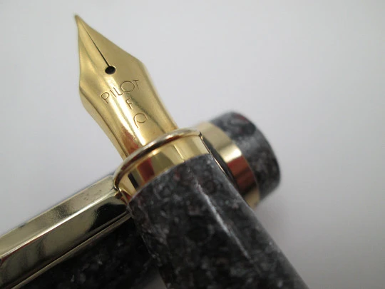 Pilot Stone. Mottled resin & gold plated details. Steel nib. 1980's. Japan