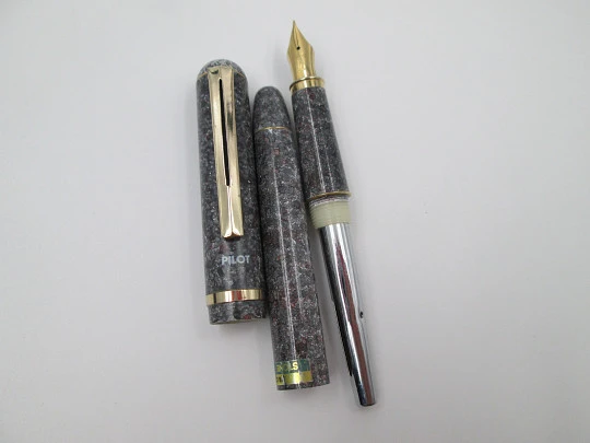 Pilot Stone. Mottled resin & gold plated details. Steel nib. 1980's. Japan